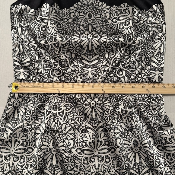 WHBM Black and White Print Satin Strapless Dress Size 12 - Picture 4 of 14